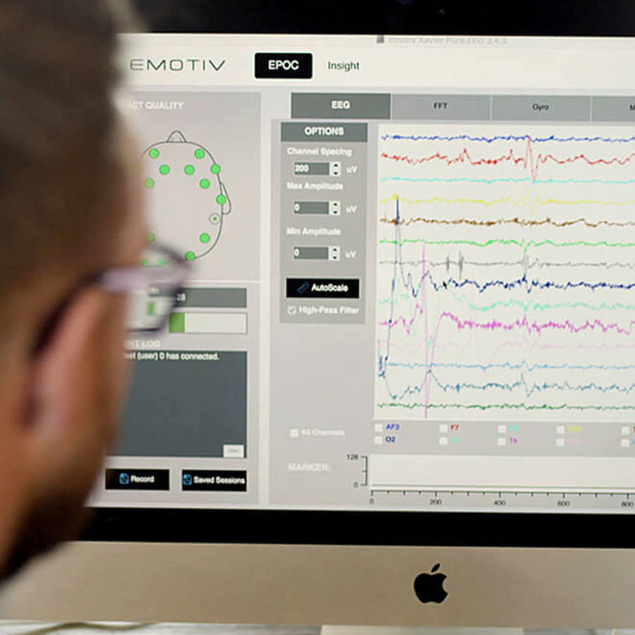 Example of software that draws on a suite of tools to first observe, analyse and then visualise live EEG data.